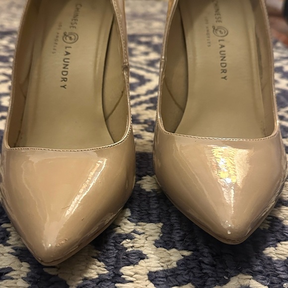 3/$25 Chinese Laundry Nude Patent Pointed Toe Heels Sz 10M Classic Pump - Picture 7 of 11